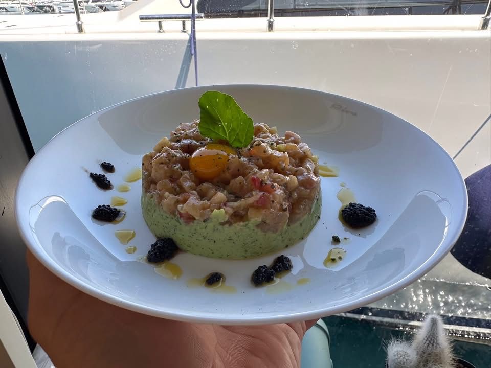 Tartar de Saumon Crème d'Épinards